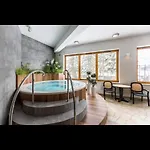 Karpiel & Jacuzzi Apartmán *